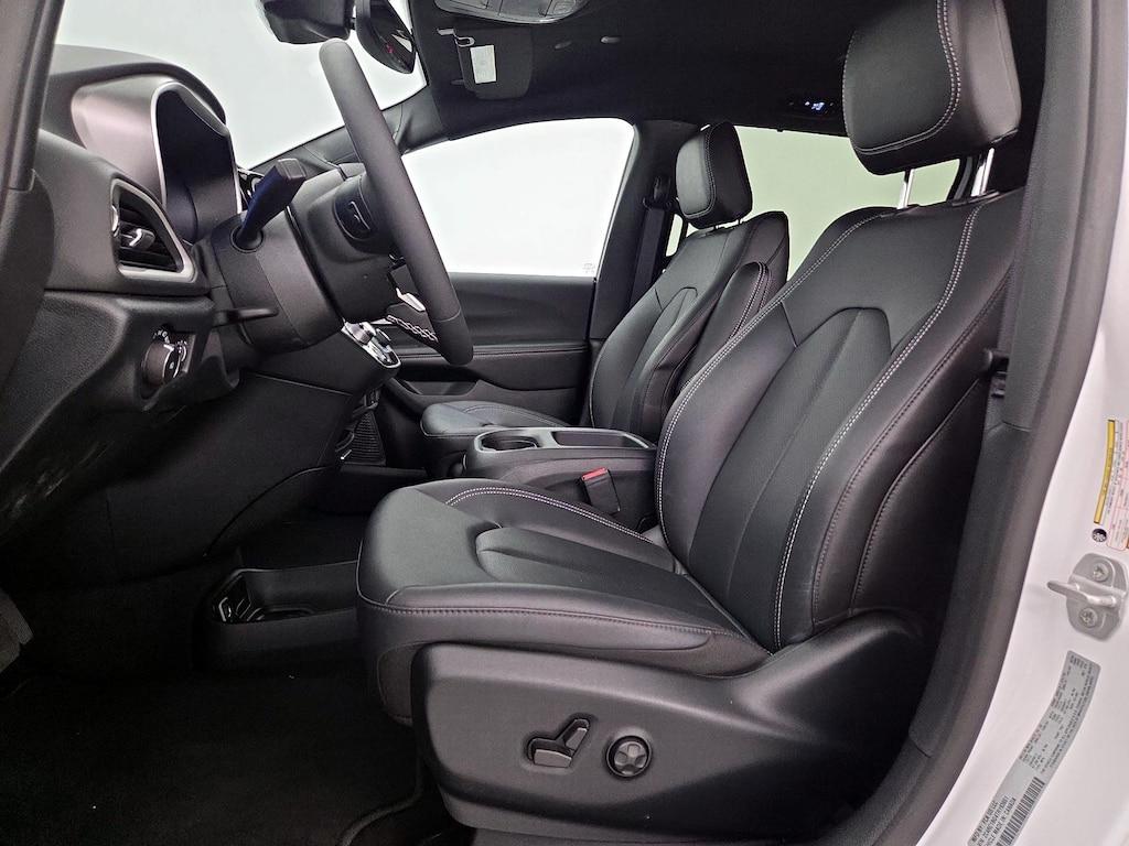 used 2026 Chrysler Pacifica car, priced at $36,998