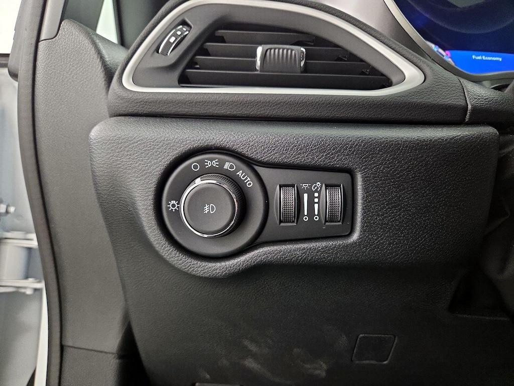 used 2026 Chrysler Pacifica car, priced at $36,998