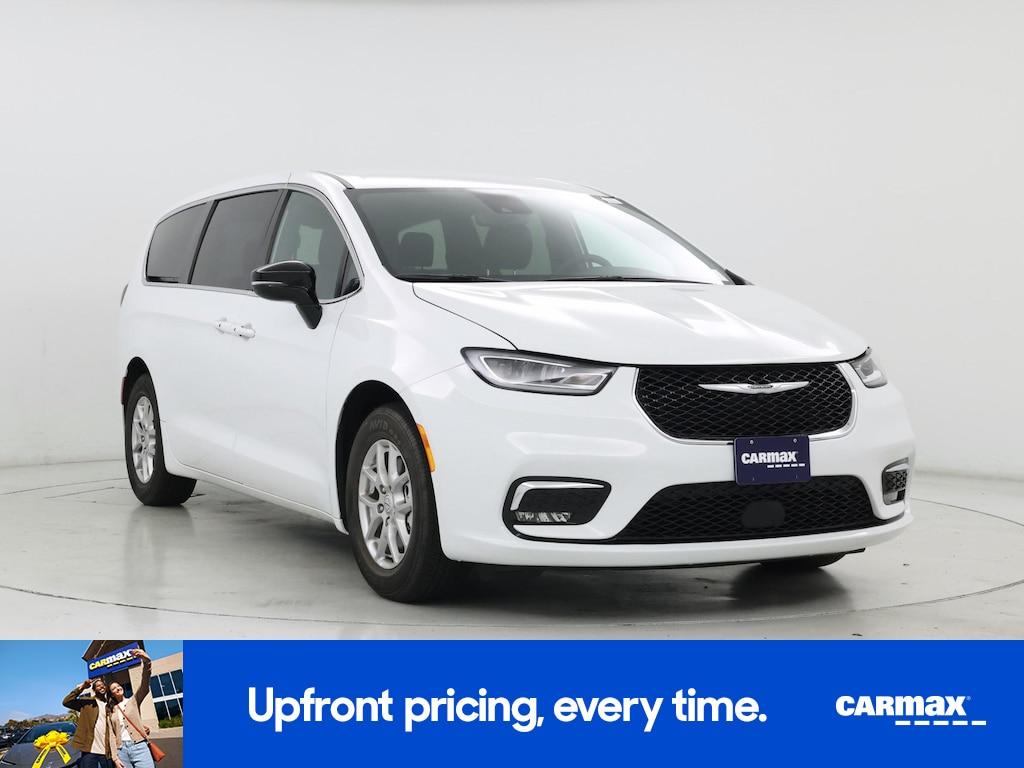 used 2026 Chrysler Pacifica car, priced at $36,998