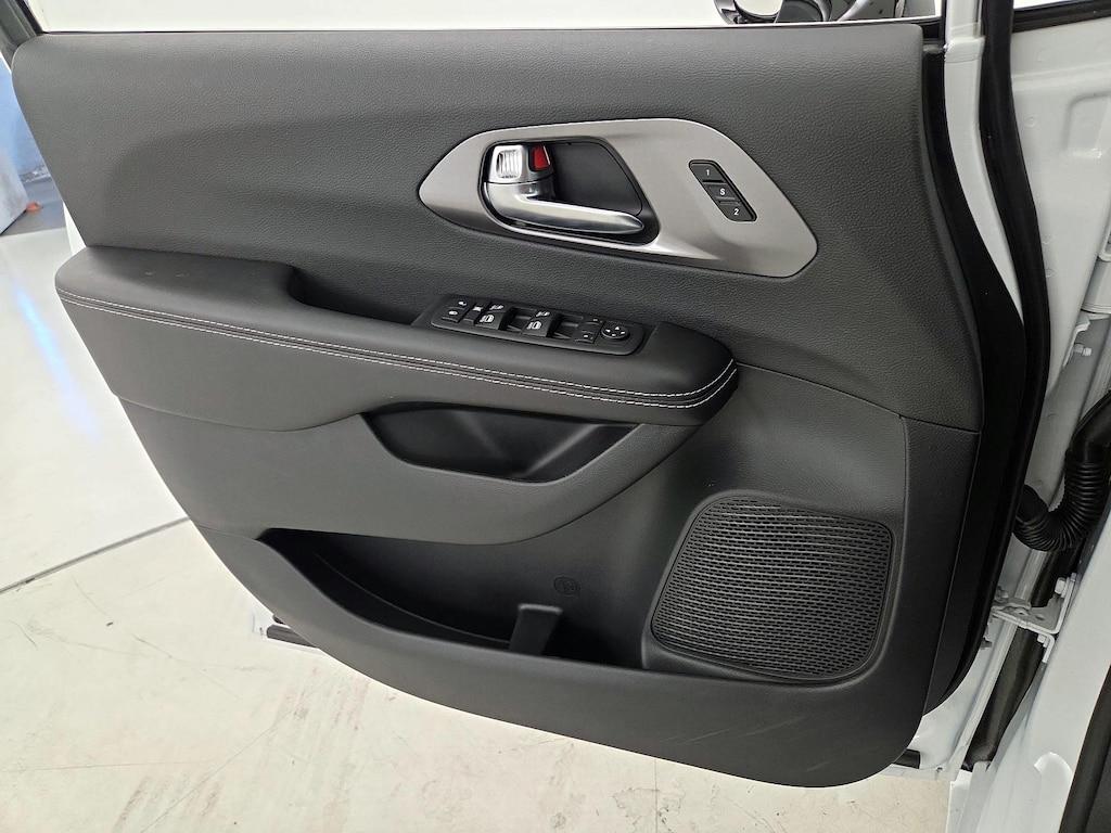 used 2026 Chrysler Pacifica car, priced at $36,998