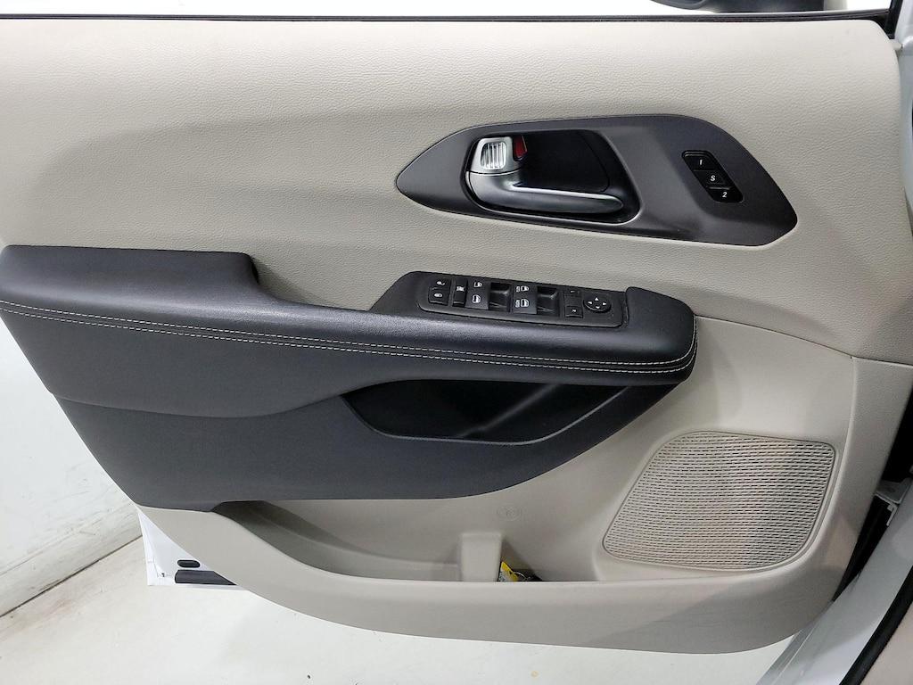 used 2023 Chrysler Pacifica car, priced at $23,998