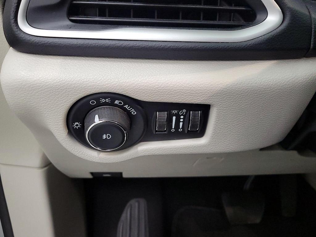 used 2023 Chrysler Pacifica car, priced at $23,998