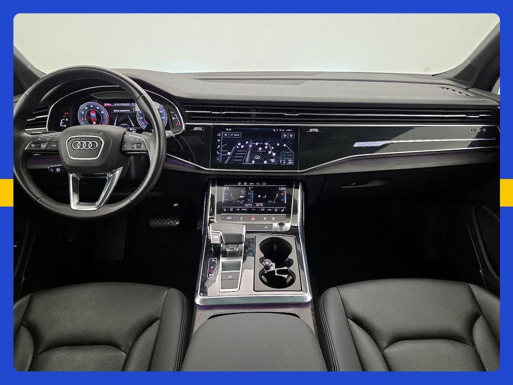Audi Q7 view 11