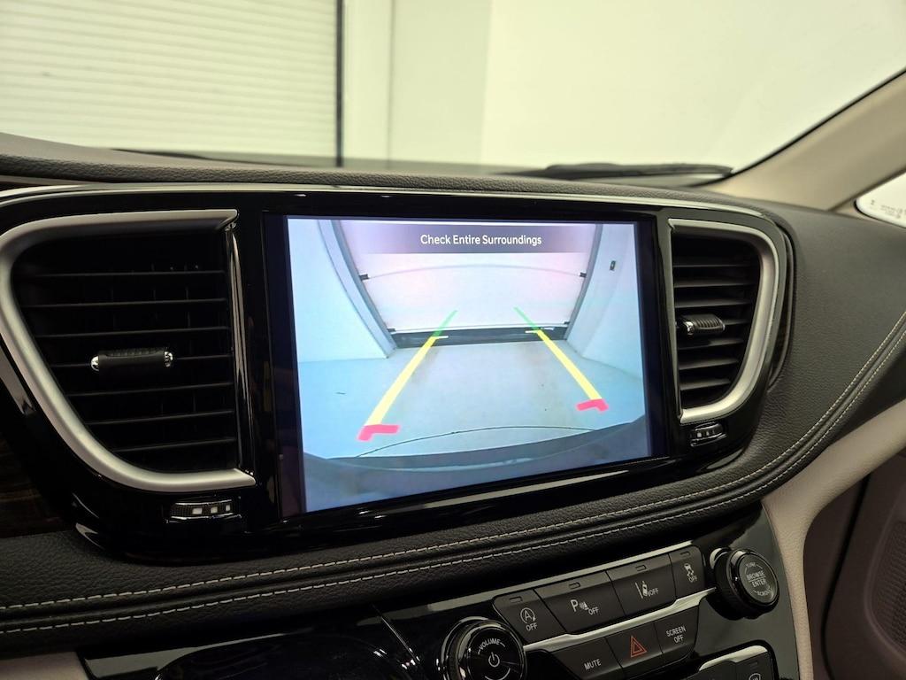 used 2024 Chrysler Pacifica car, priced at $30,998