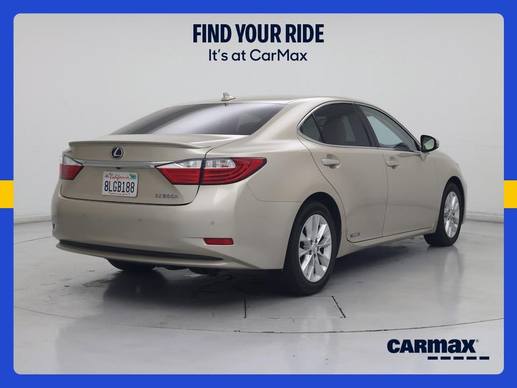 Lexus ES view 9