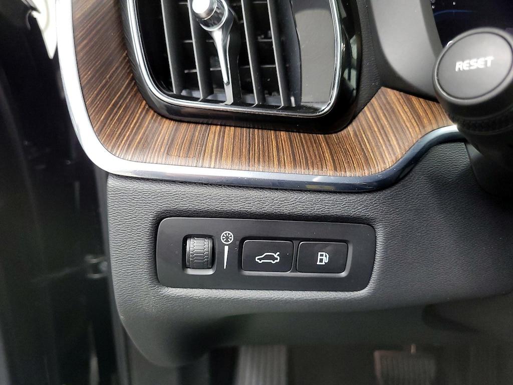 used 2022 Volvo XC60 Recharge Plug-In Hybrid car, priced at $31,998