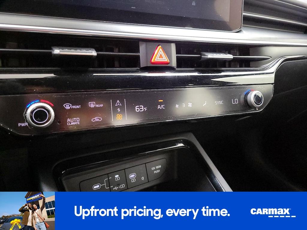used 2025 Kia K5 car, priced at $29,998