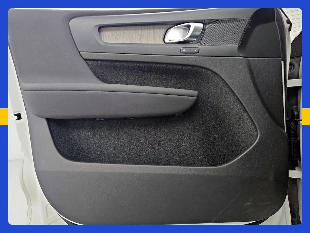used 2023 Volvo XC40 car, priced at $28,998