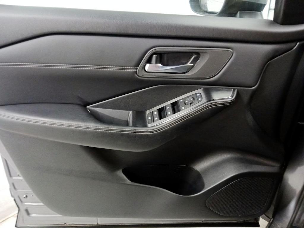 used 2024 Nissan Rogue car, priced at $24,998