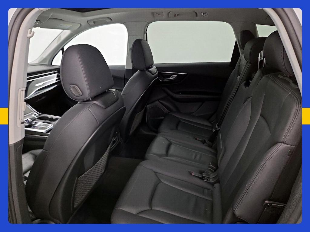 Audi Q7 view 26