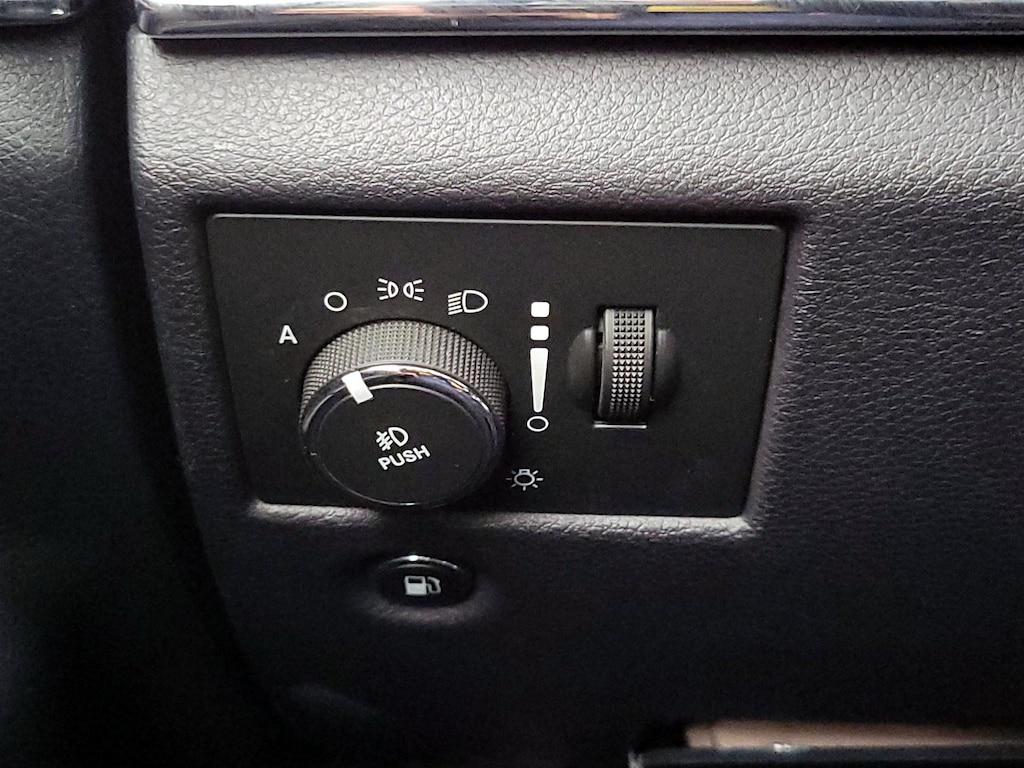 used 2015 Jeep Grand Cherokee car, priced at $18,998