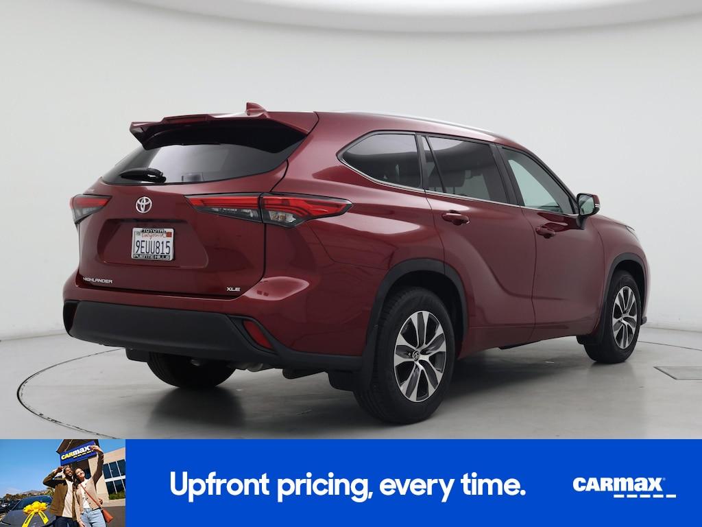 used 2023 Toyota Highlander car, priced at $33,998