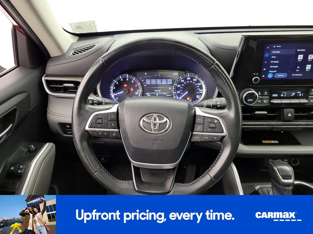used 2023 Toyota Highlander car, priced at $33,998