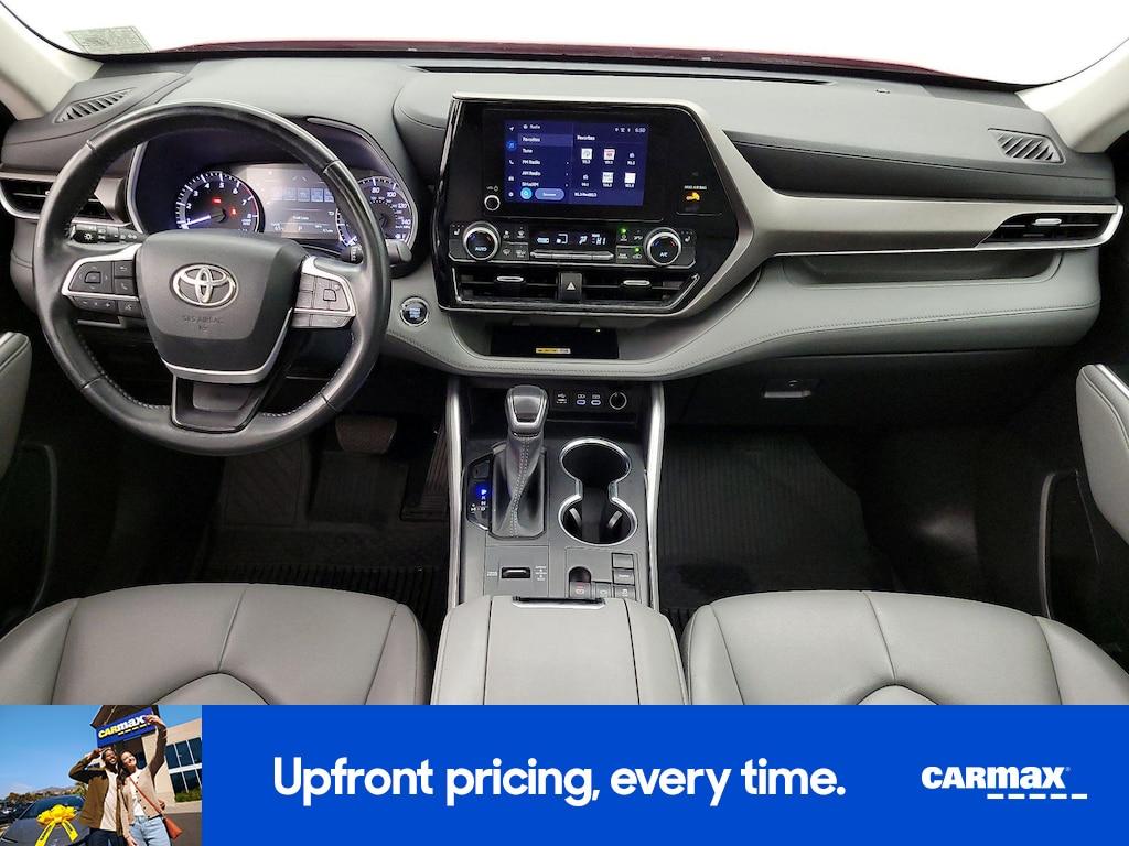 used 2023 Toyota Highlander car, priced at $33,998