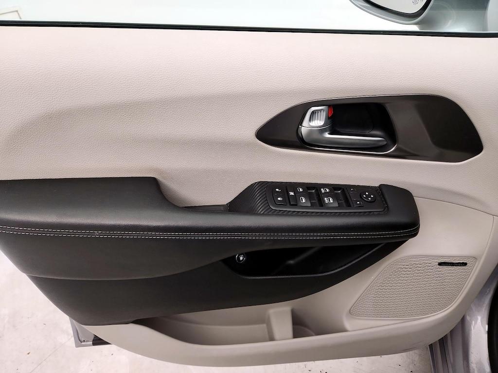 used 2018 Chrysler Pacifica Hybrid car, priced at $26,998