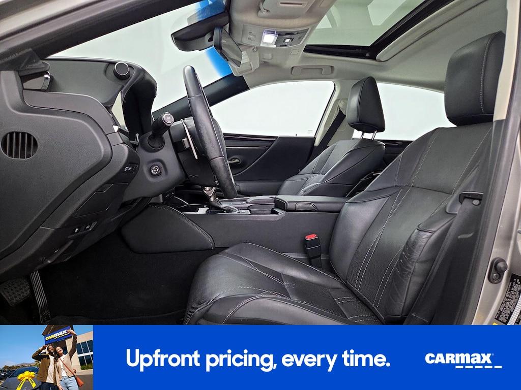 used 2019 Lexus ES 300h car, priced at $35,998
