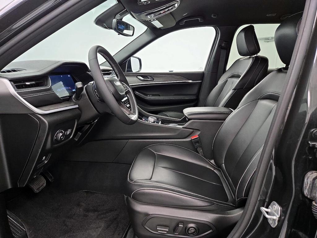 used 2024 Jeep Grand Cherokee car, priced at $37,998