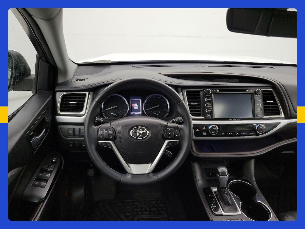 used 2018 Toyota Highlander car, priced at $30,998