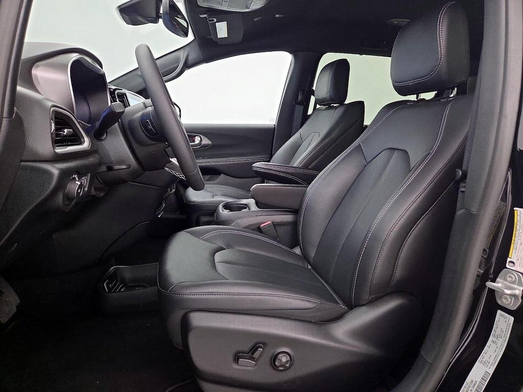 used 2026 Chrysler Pacifica car, priced at $37,998