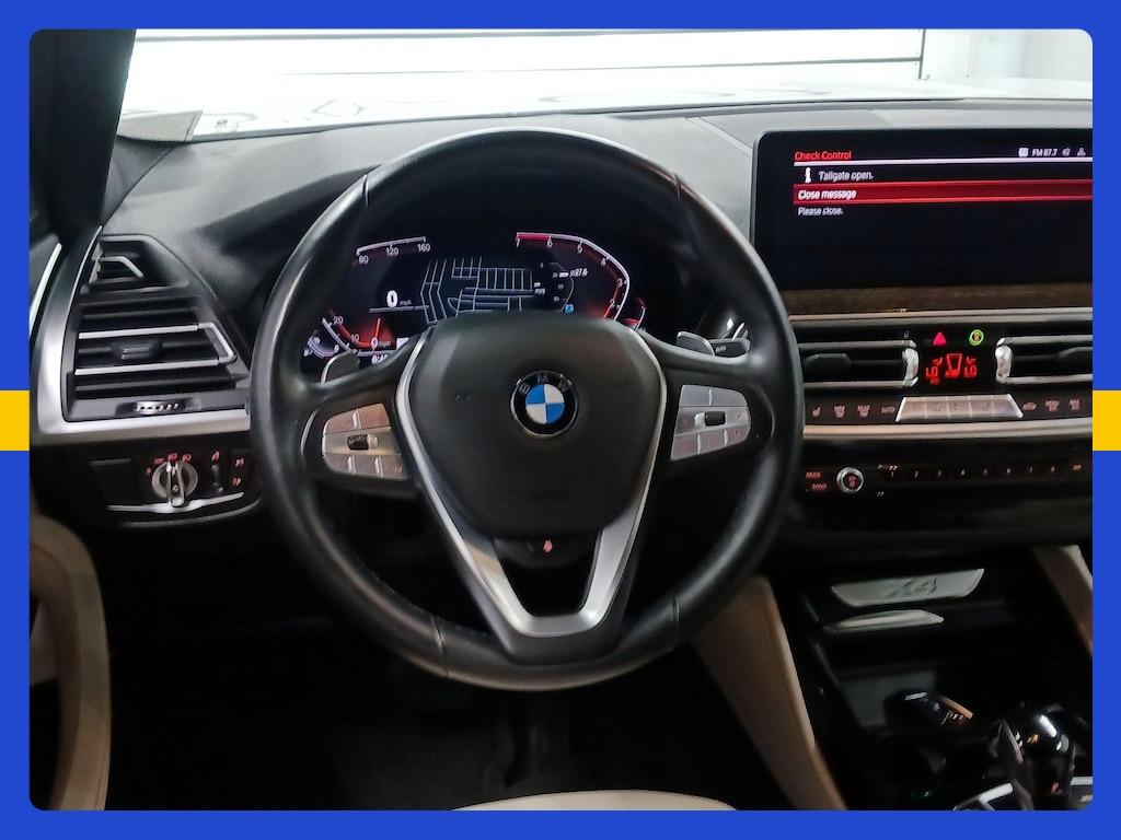 BMW X4 view 11