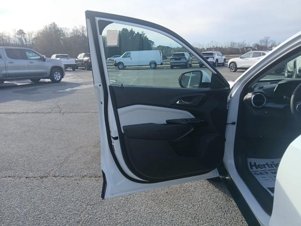 new 2026 Chevrolet Trax car, priced at $25,885