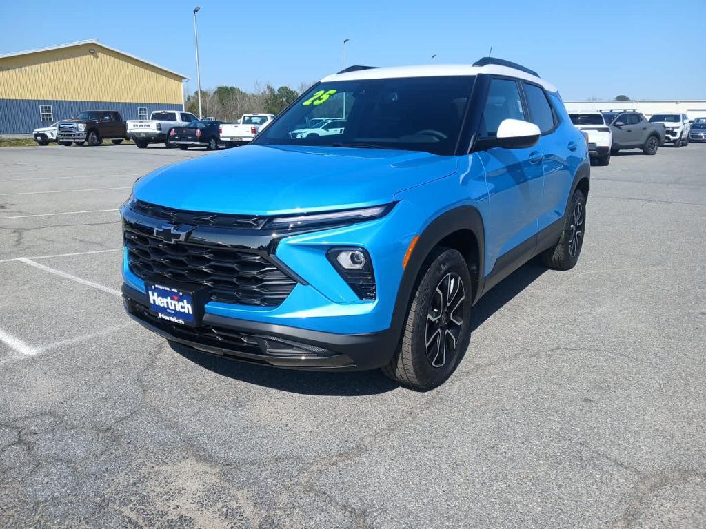 new 2025 Chevrolet TrailBlazer car, priced at $30,580