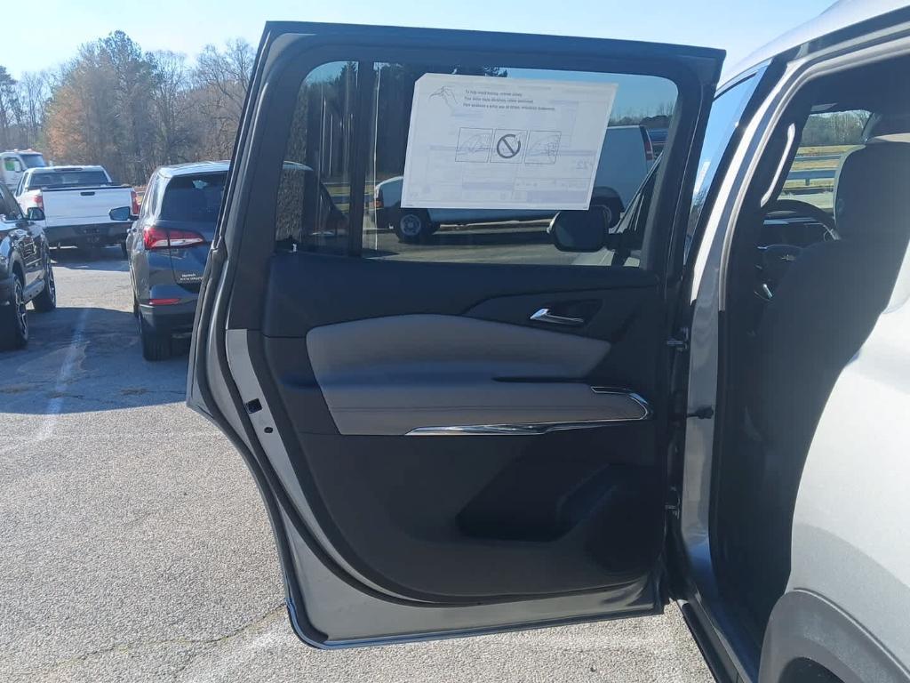 new 2026 Chevrolet Traverse car, priced at $42,695