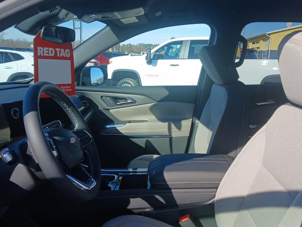 new 2026 Chevrolet Traverse car, priced at $42,695