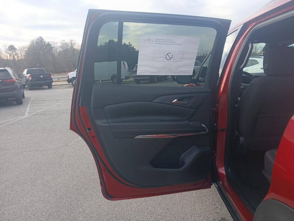 new 2026 Chevrolet Traverse car, priced at $43,190