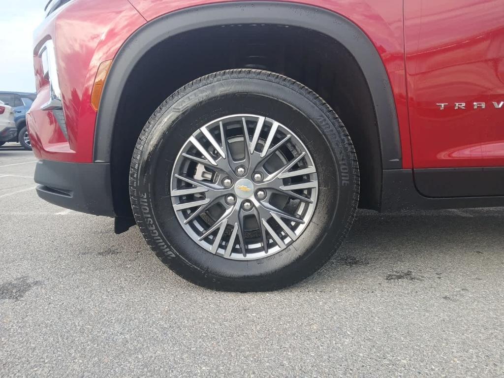new 2026 Chevrolet Traverse car, priced at $43,190
