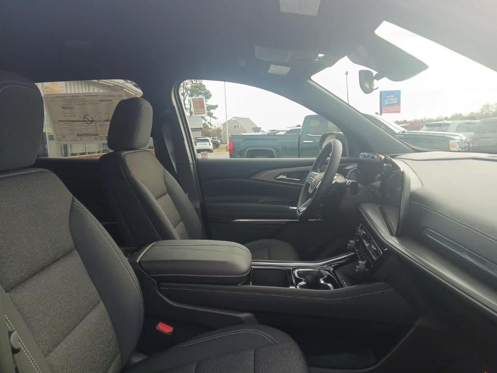 new 2026 Chevrolet Traverse car, priced at $43,190