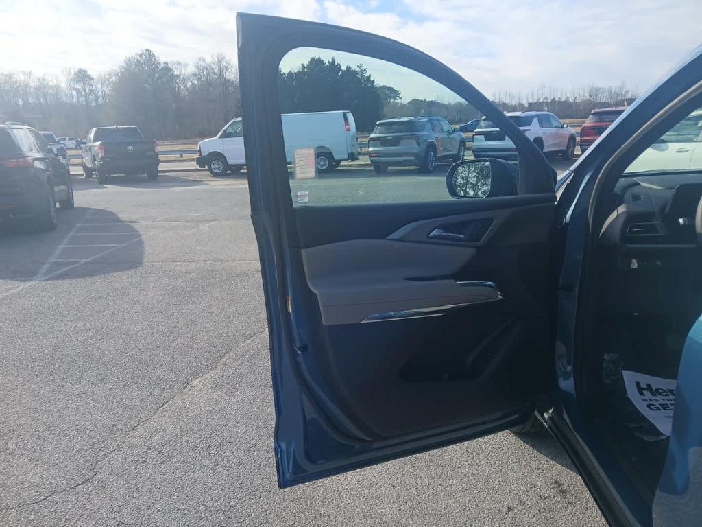 new 2026 Chevrolet Traverse car, priced at $42,695