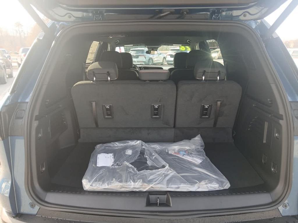 new 2026 Chevrolet Traverse car, priced at $42,695