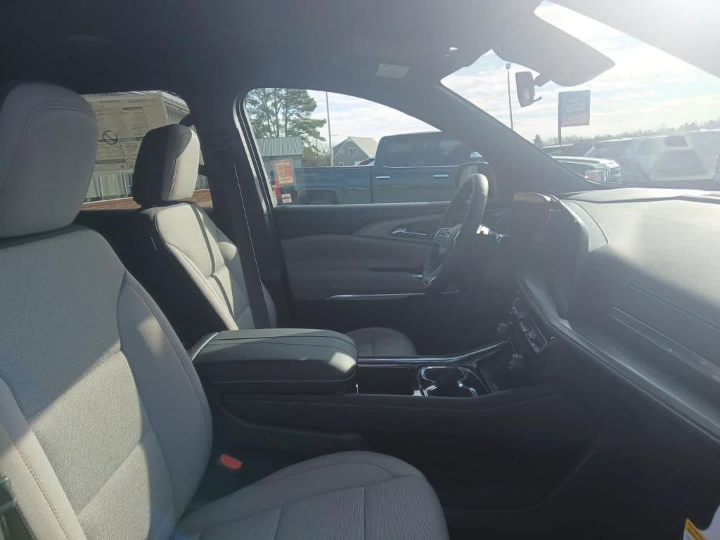 new 2026 Chevrolet Traverse car, priced at $42,695