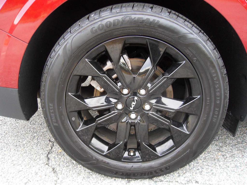 used 2024 Kia Carnival car, priced at $37,791