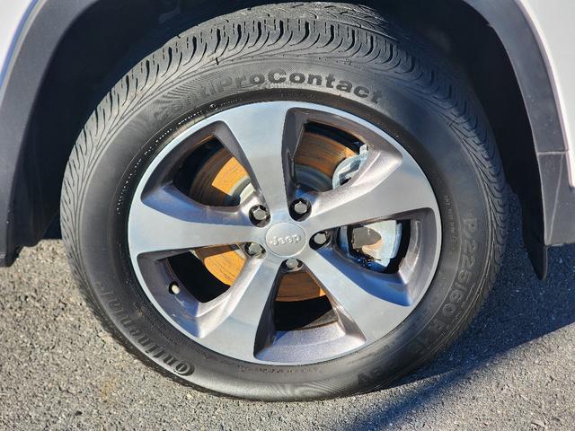 used 2020 Jeep Cherokee car, priced at $19,712