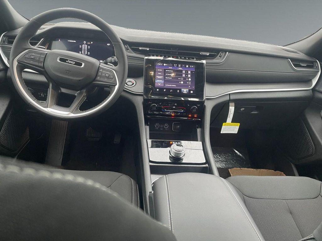 new 2026 Jeep Grand Cherokee car, priced at $42,710