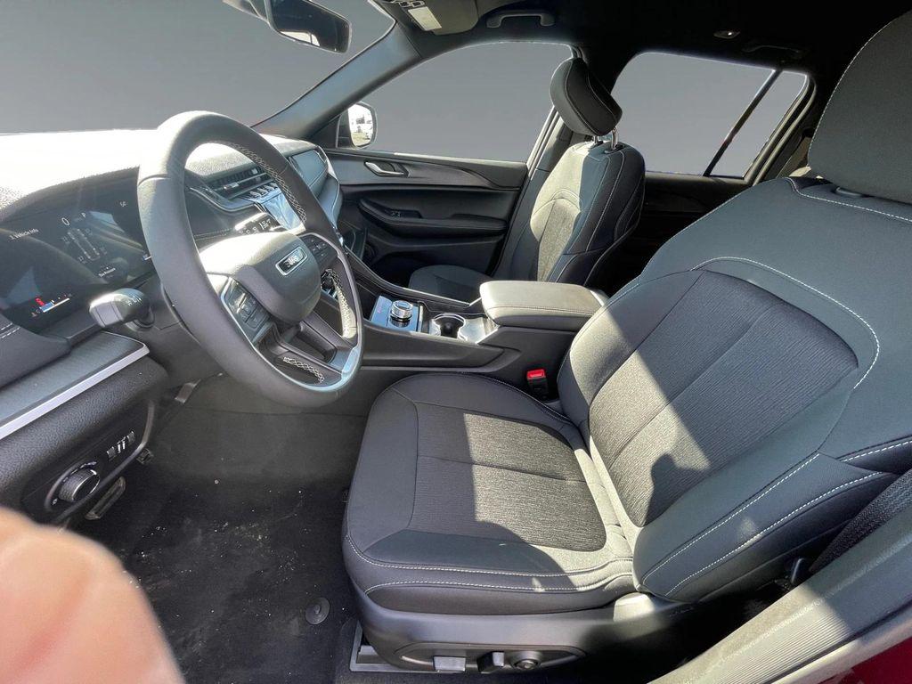 new 2026 Jeep Grand Cherokee car, priced at $40,720