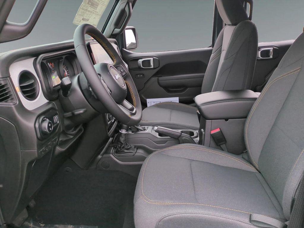 used 2025 Jeep Gladiator car