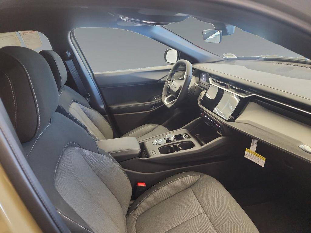 new 2026 Jeep Cherokee car, priced at $40,900
