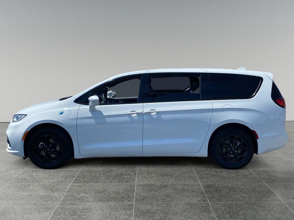 used 2022 Chrysler Pacifica Hybrid car, priced at $32,825
