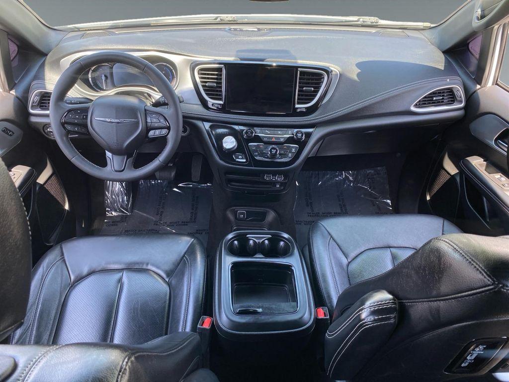 used 2022 Chrysler Pacifica Hybrid car, priced at $32,825