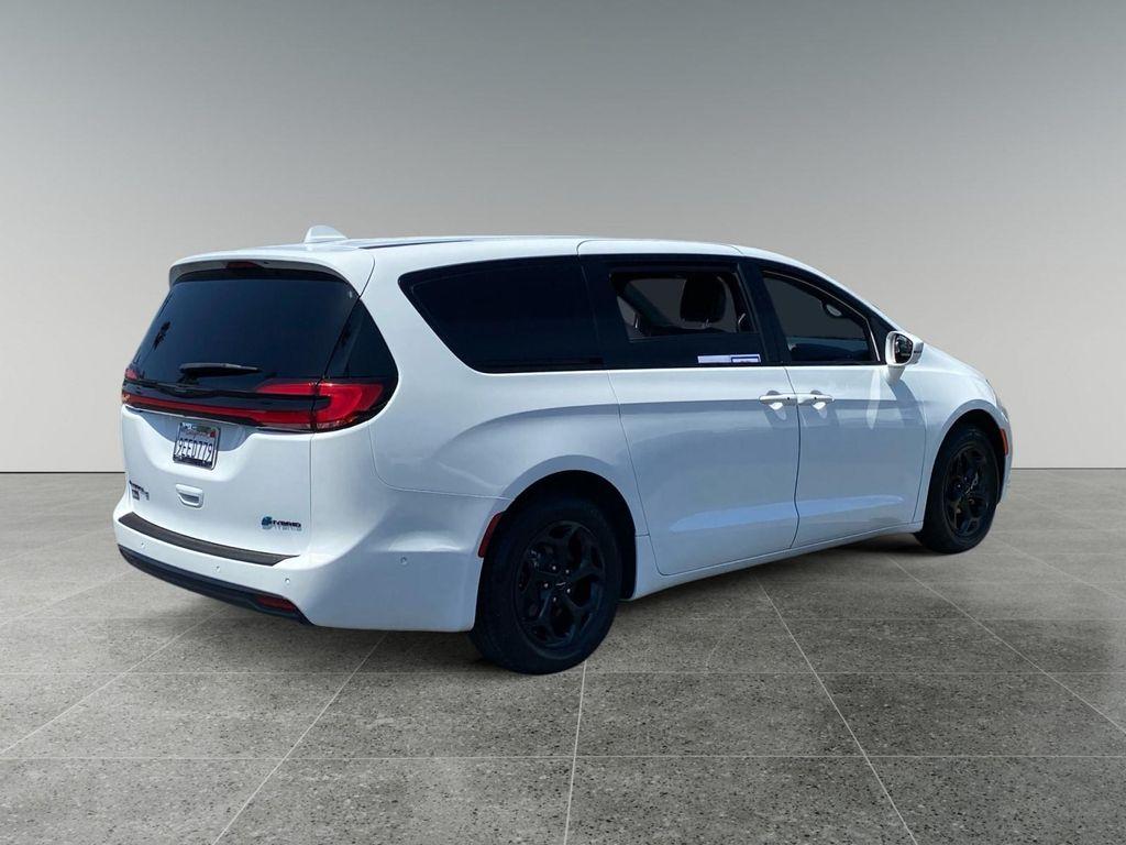 used 2022 Chrysler Pacifica Hybrid car, priced at $32,825