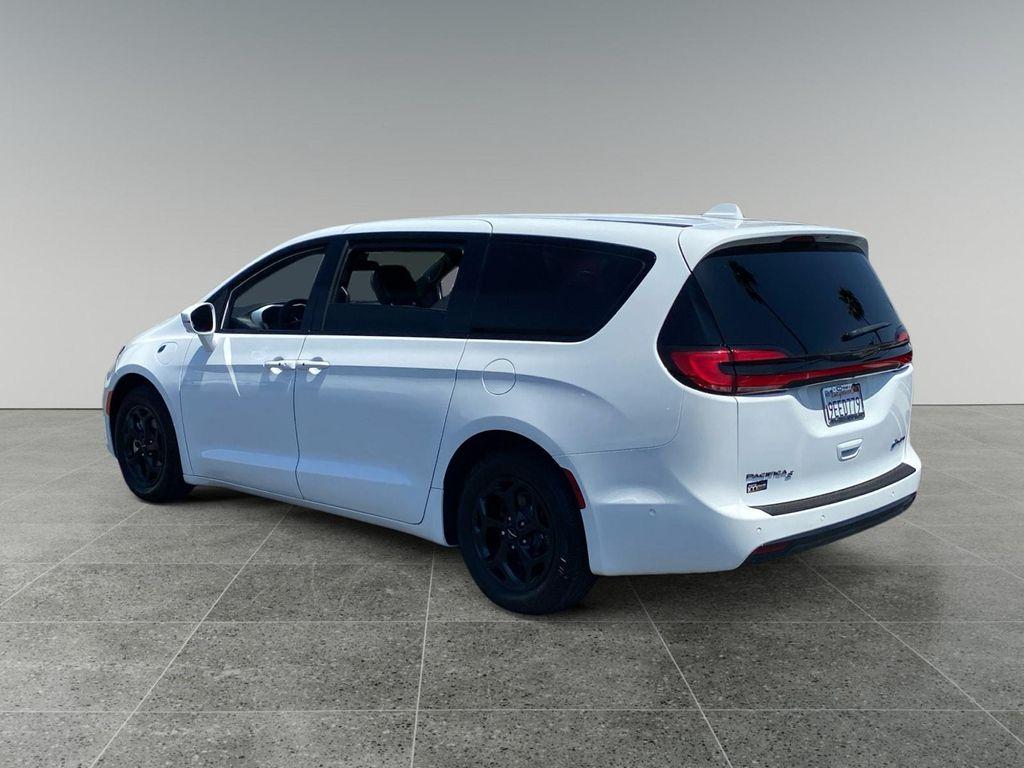 used 2022 Chrysler Pacifica Hybrid car, priced at $32,825