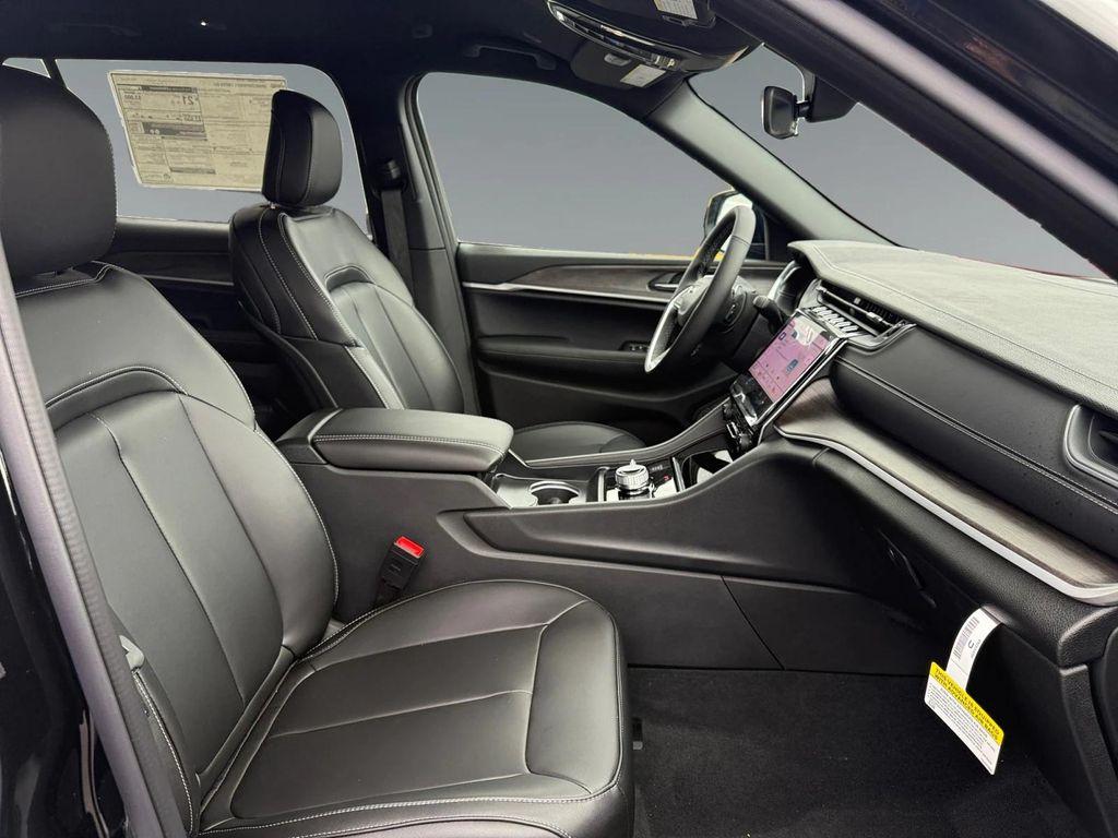 new 2025 Jeep Grand Cherokee L car, priced at $52,220