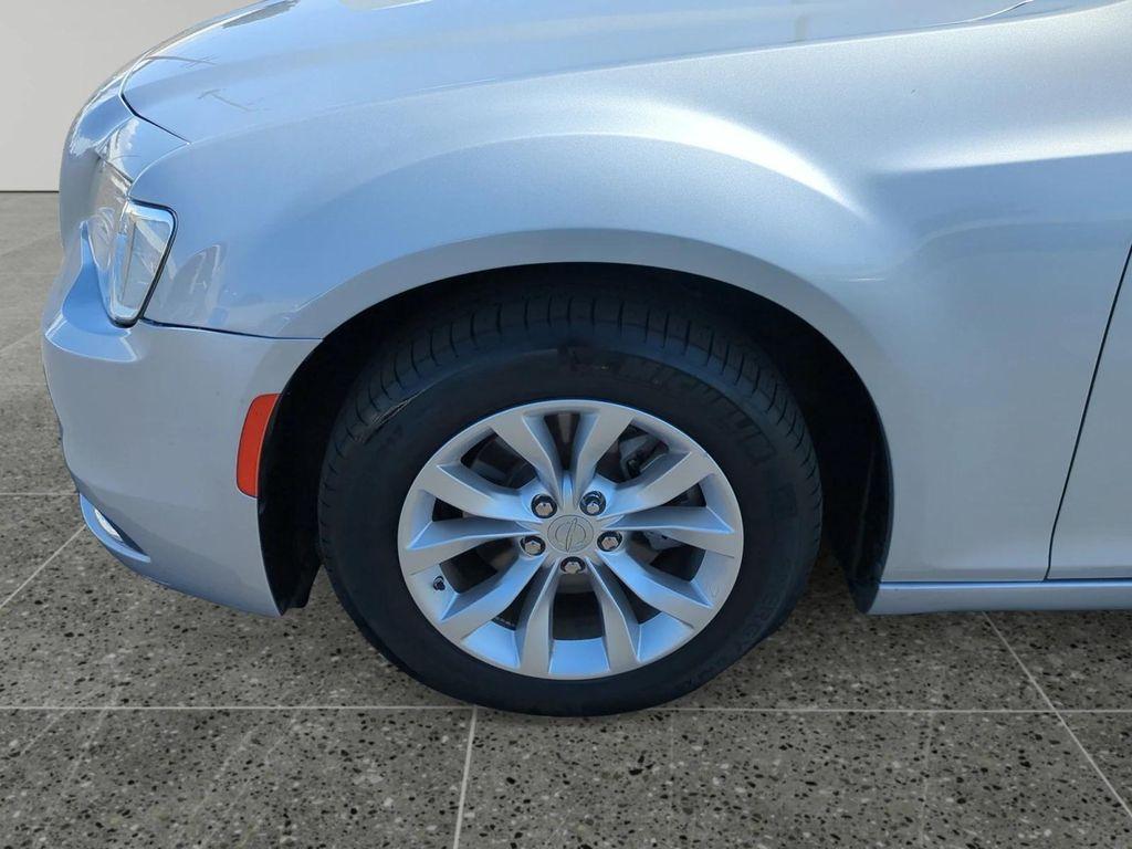 used 2023 Chrysler 300 car