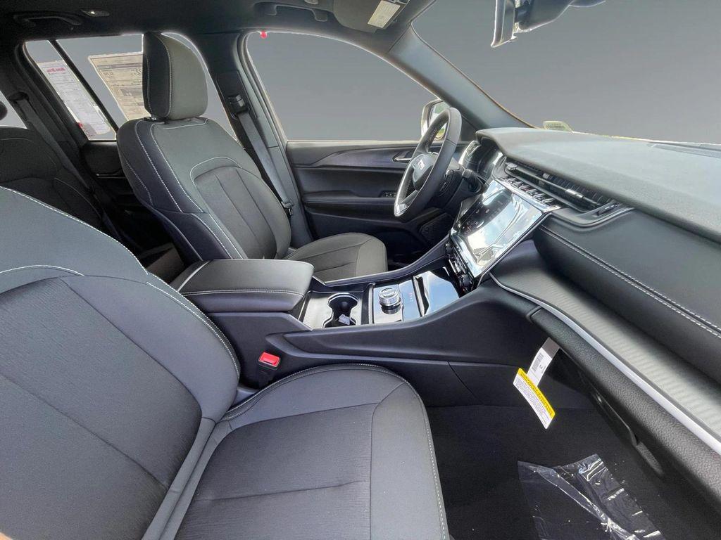 new 2026 Jeep Grand Cherokee car, priced at $45,810