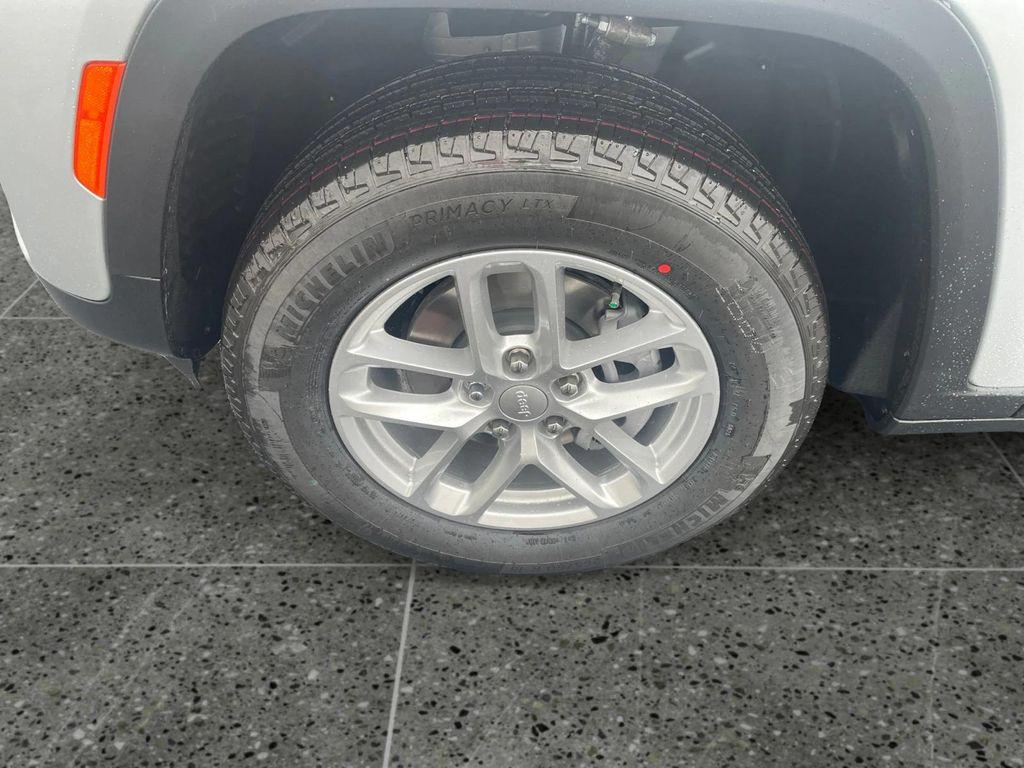 new 2026 Jeep Grand Cherokee car, priced at $40,810