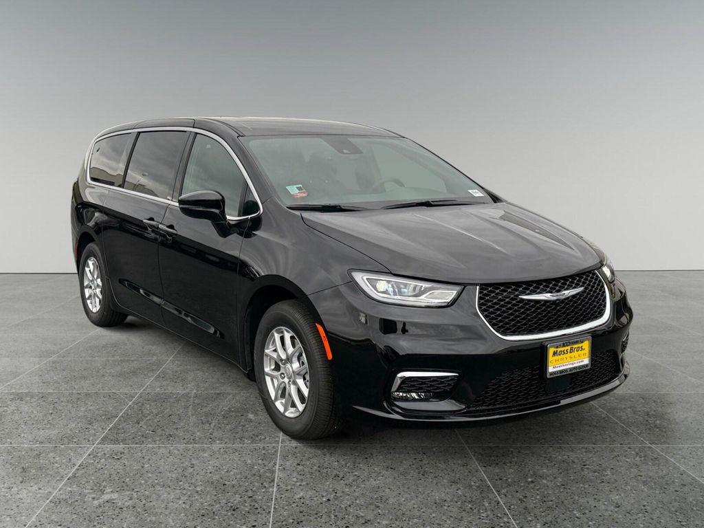 new 2026 Chrysler Pacifica car, priced at $45,865
