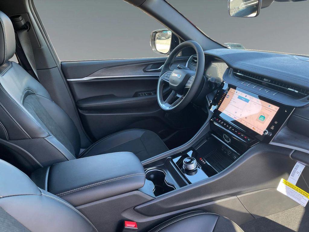 new 2026 Jeep Grand Cherokee car, priced at $46,250